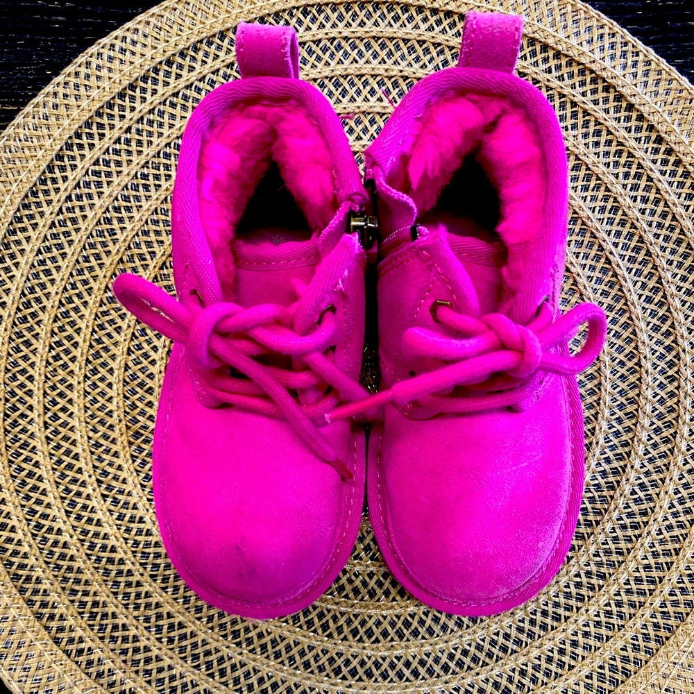 Ugg Neumel zip toddler boot